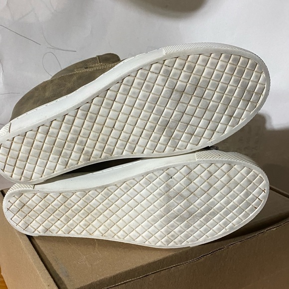 Women’s size 8.5 shoes. Off-brand. Light brown. Worn once. - Picture 2 of 4